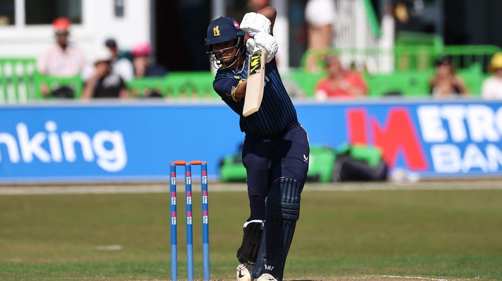 Warwickshire's Vansh Jani cover drives during the Metro Bank 1 Day Cup Group A match between Leicestershire Foxes and Warwickshire County Cricket Club at the Uptonsteel County Ground, Leicester, UK on 7 August 2026.